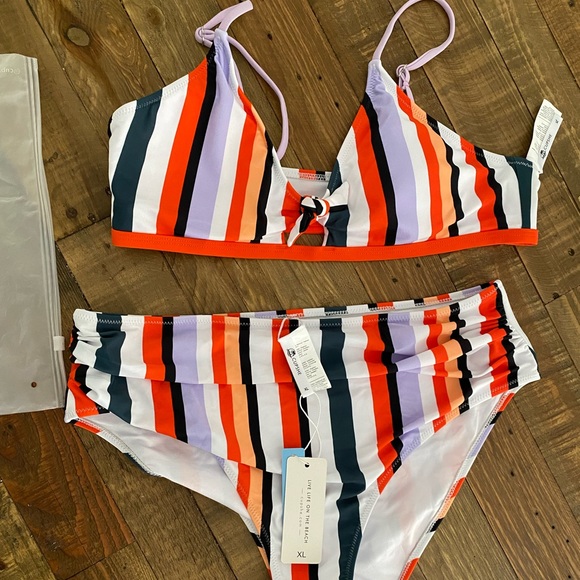 CUPSHE high-waisted two piece bikini. - Picture 2 of 9